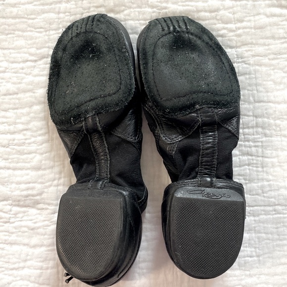 Capezio Split Sole Lace Up Jazz Dance Shoes - Picture 2 of 2